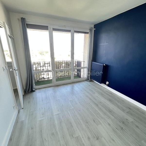 Appartement à louer à Champigny sur marne — Vue sur la ville — photo 5