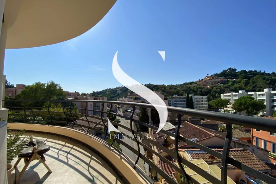 Appartement à vendre à Vallauris — Vue montagne — photo 2