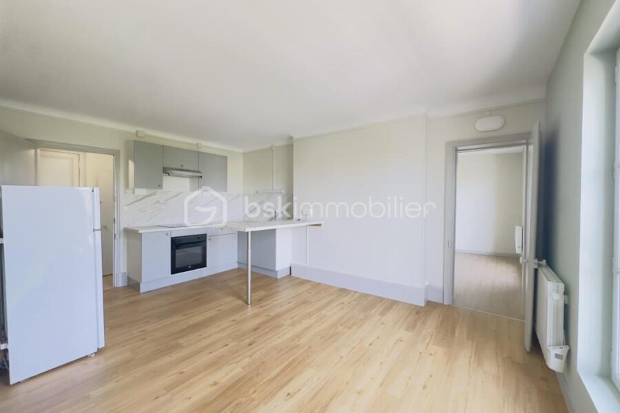 Appartement à louer à Chatellerault — Vue fleuve — photo 5