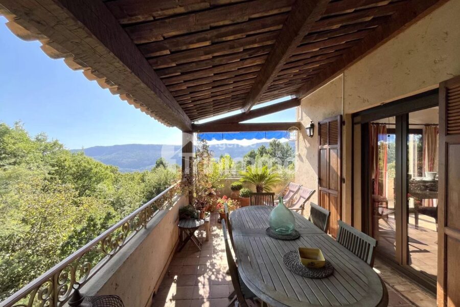 Maison à vendre à Berre-les-alpes — Vue montagne — photo 1
