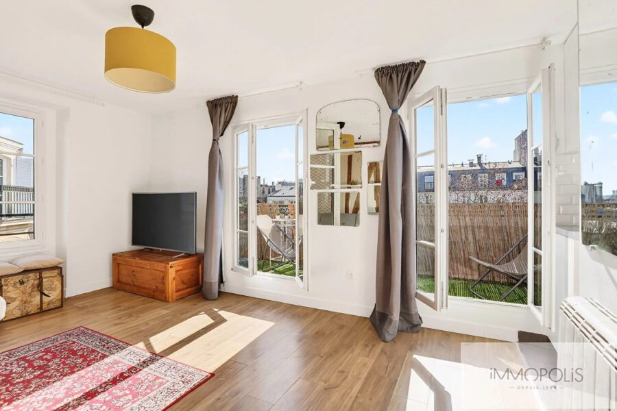 Appartement à vendre à Paris 18ème — Vue sur la ville — photo 3