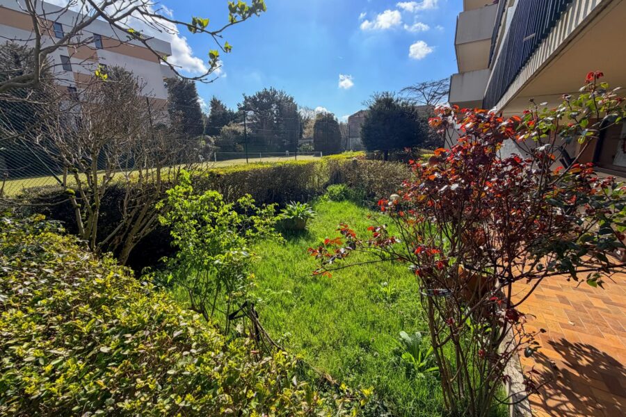 Appartement à vendre à Le raincy — Vue parc — photo 1
