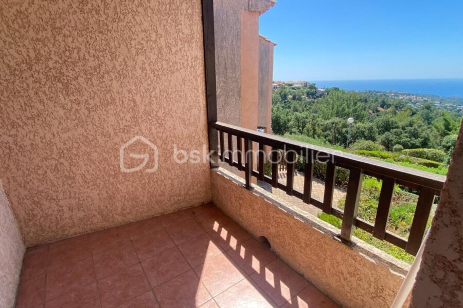 Appartement à vendre à Roquebrune sur argens — Vue mer — photo 6