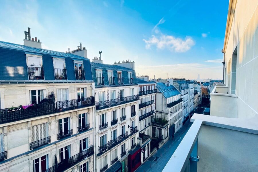 Appartement à vendre à Paris 18ème — Vue sur la ville — photo 2