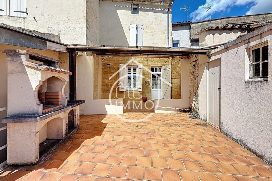 Maison à vendre à Castillon-la-bataille — Vue parc — photo 2