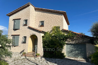 Maison à louer à Cagnes-sur-mer