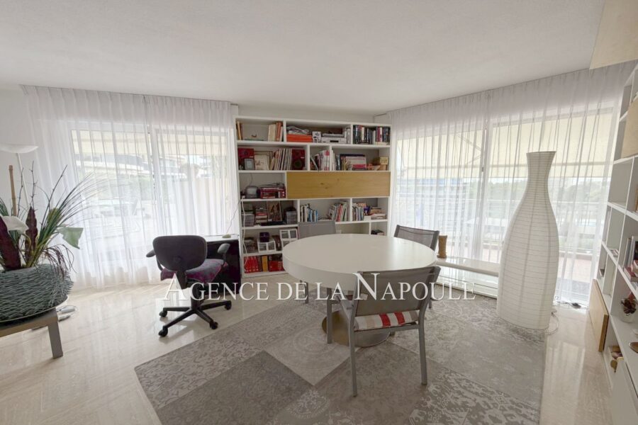 Appartement à vendre à Mandelieu-la-napoule