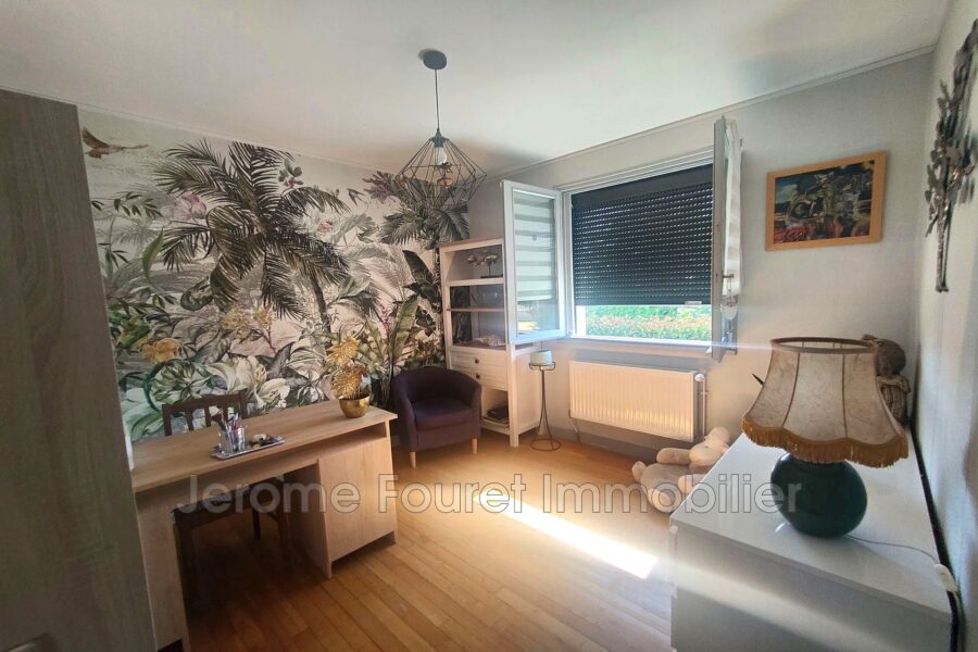 Maison à vendre à Égletons — Vue parc — photo 9