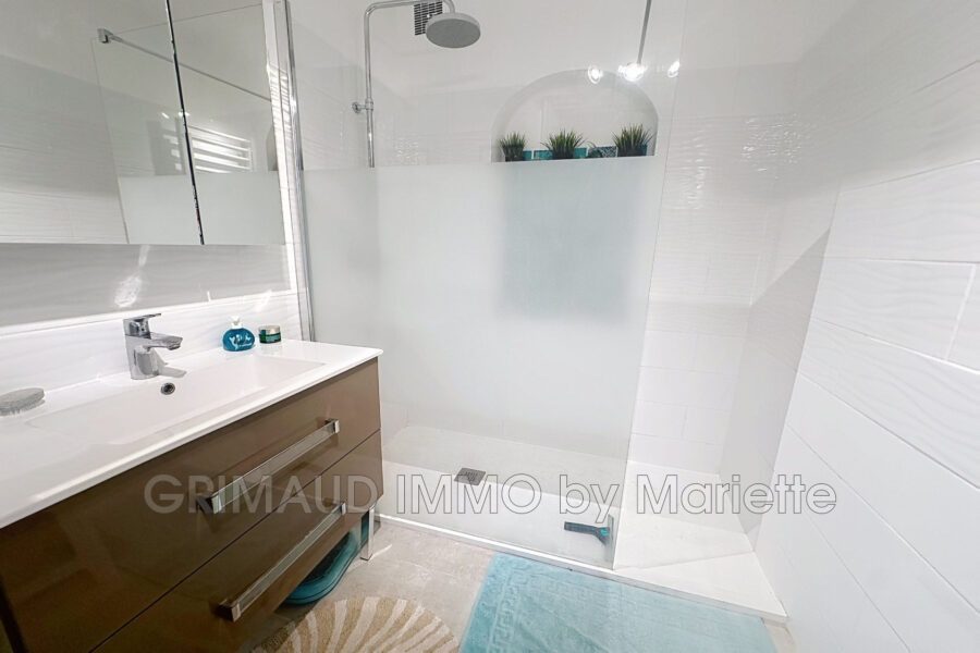 Appartement à vendre à Grimaud — Vue parc & jardin — photo 9