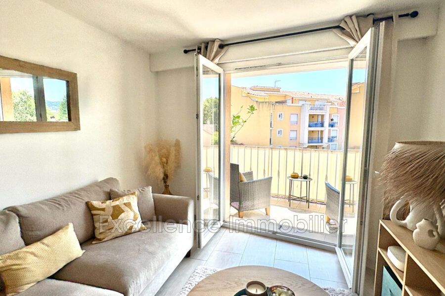 Appartement à vendre à Sainte-maxime — Vue sur la ville — photo 2