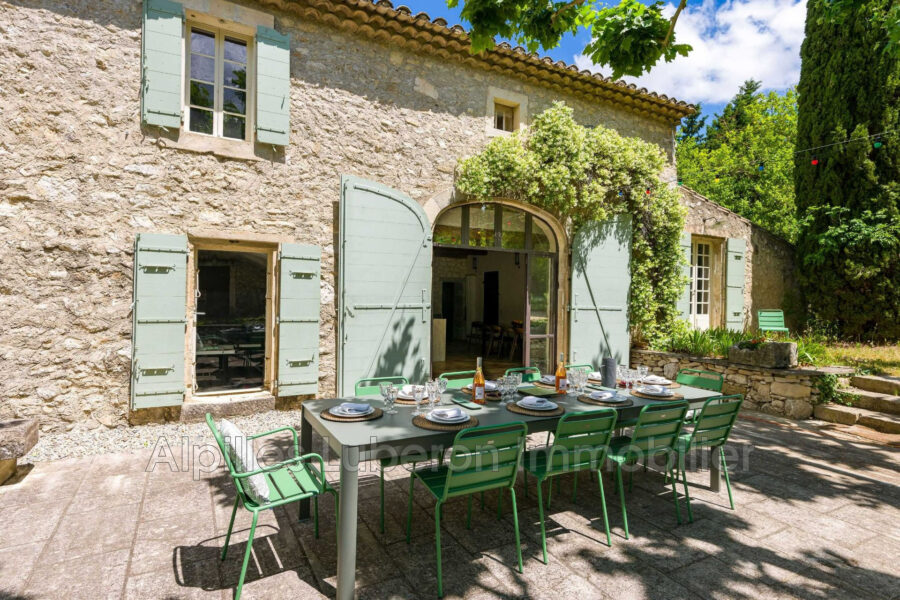 Maison à louer à Eygalières — Vue parc — photo 4