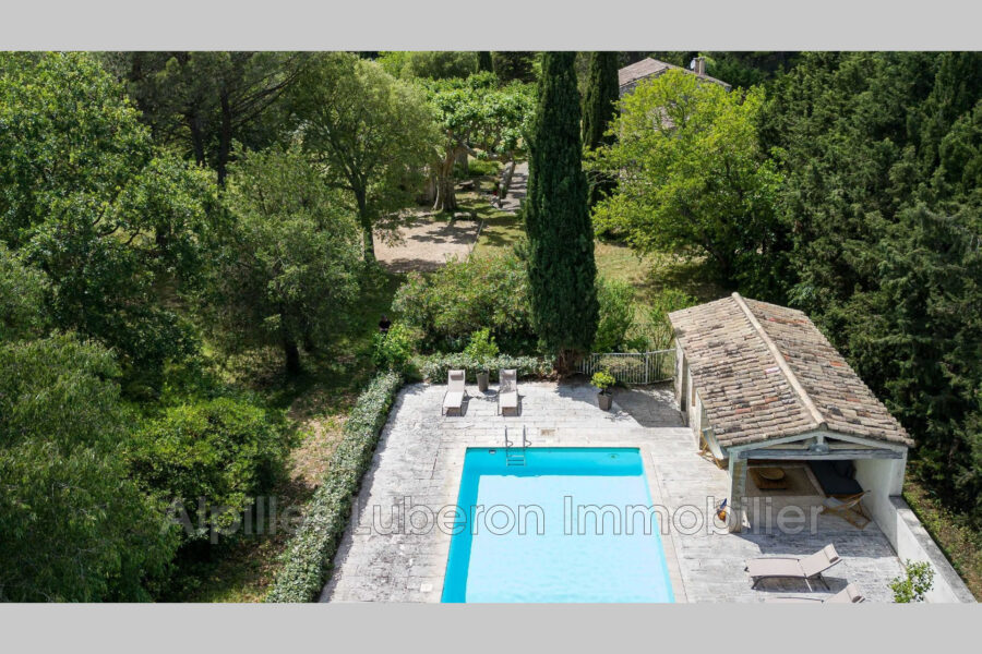 Maison à louer à Eygalières — Vue parc — photo 7