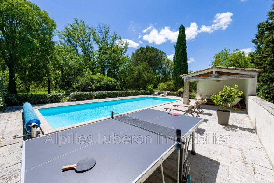 Maison à louer à Eygalières — Vue parc — photo 5