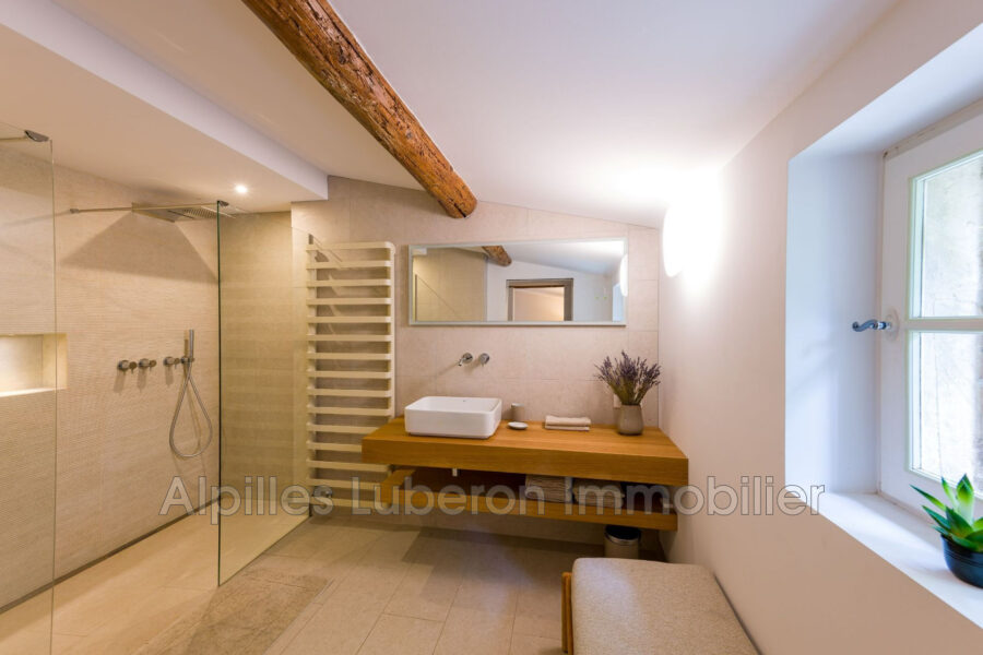 Maison à louer à Eygalières — Vue parc — photo 17