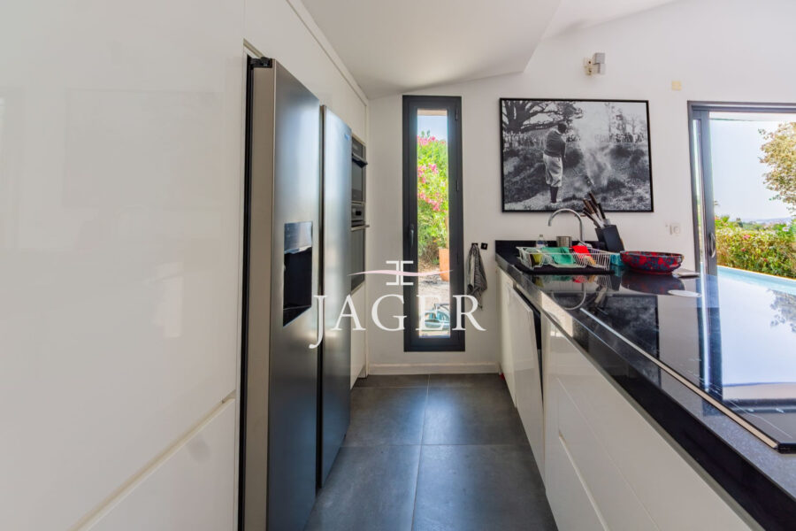 Maison à vendre à Grimaud — Vue mer — photo 9