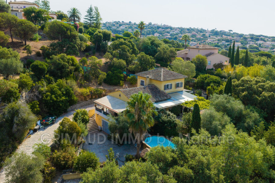 Maison à vendre à Sainte-maxime — Vue montagne — photo 4