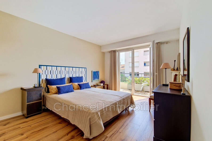 Appartement à vendre à Antibes — Vue sur la ville — photo 5