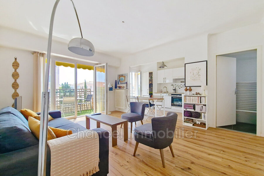 Appartement à vendre à Antibes — Vue sur la ville — photo 4