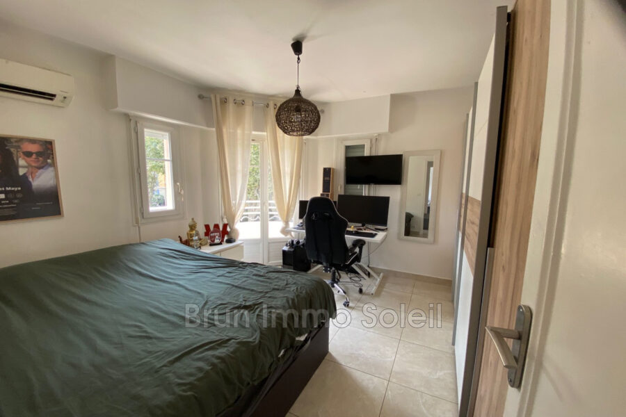 Appartement à vendre à Cagnes-sur-mer — Vue sur la ville — photo 5