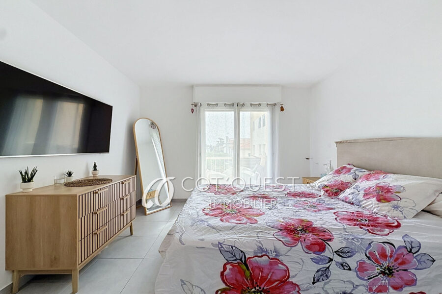 Appartement à vendre à Saint-laurent-du-var — Vue sur la ville — photo 8
