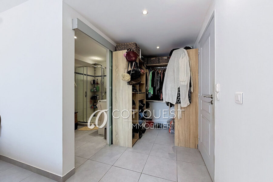 Appartement à vendre à Saint-laurent-du-var — Vue sur la ville — photo 9