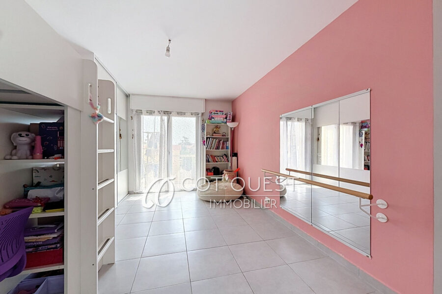 Appartement à vendre à Saint-laurent-du-var — Vue sur la ville — photo 11