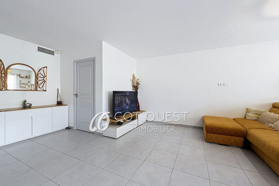 Appartement à vendre à Saint-laurent-du-var — Vue sur la ville — photo 6