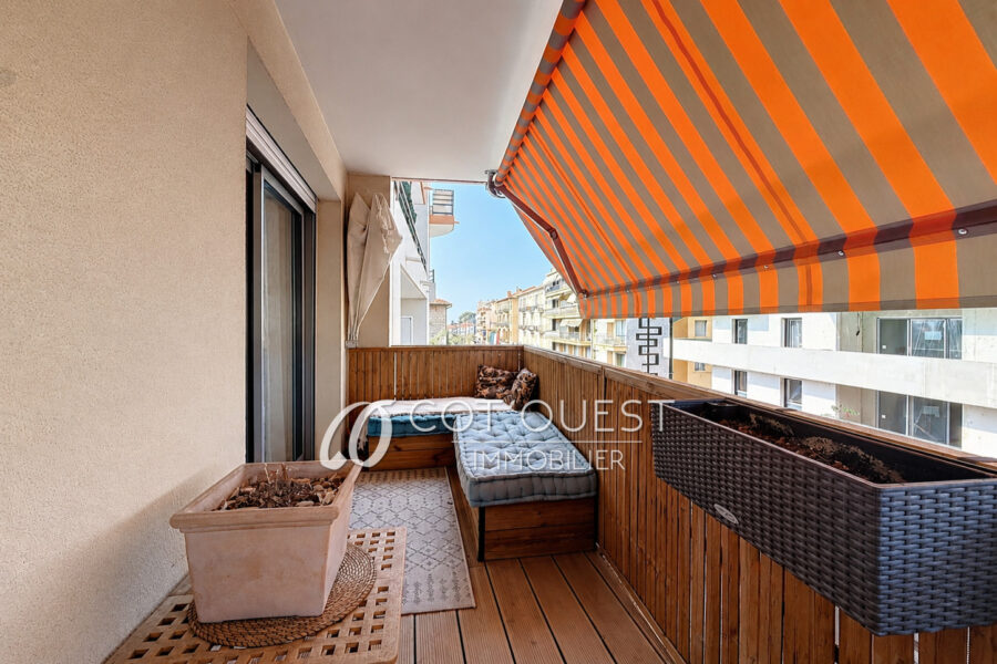 Appartement à vendre à Saint-laurent-du-var — Vue sur la ville — photo 2