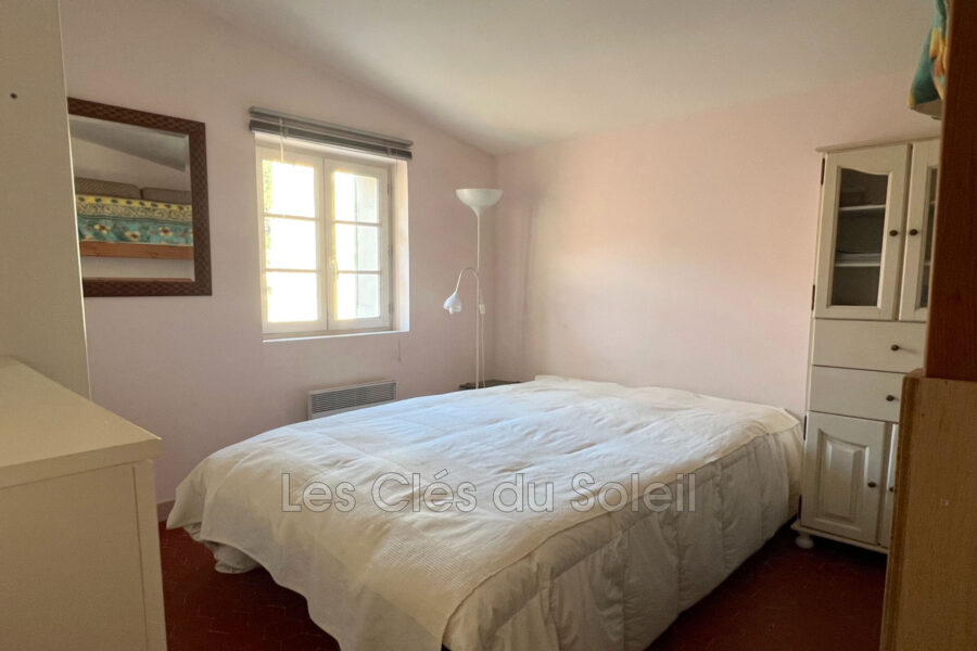 Maison à vendre à Le revest-les-eaux — Vue sur la ville — photo 3