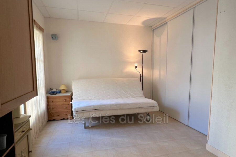 Maison à vendre à Le revest-les-eaux — Vue sur la ville — photo 6