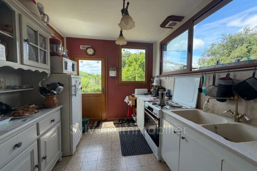 Maison à vendre à Marseille-en-beauvaisis — Vue parc — photo 1