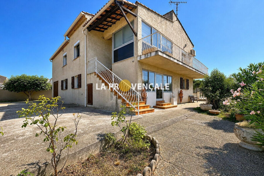 Maison à vendre à Trets — Vue parc & jardin — photo 2
