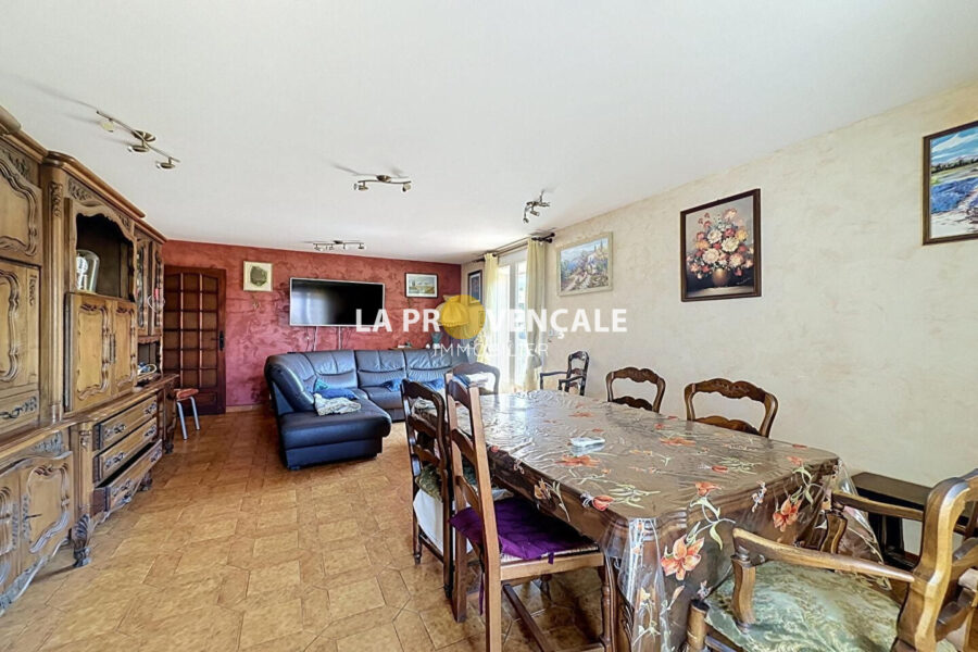 Maison à vendre à Trets — Vue parc & jardin — photo 4