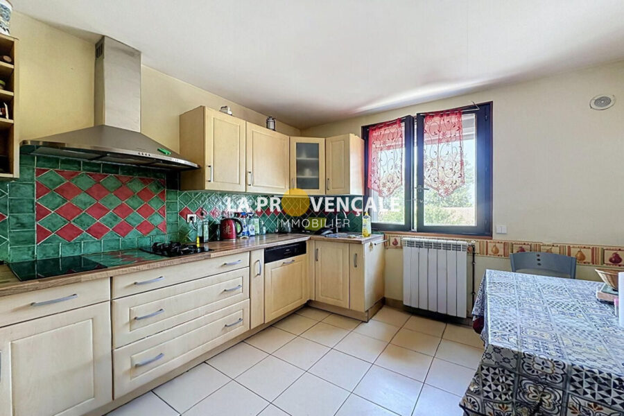 Maison à vendre à Trets — Vue parc & jardin — photo 6
