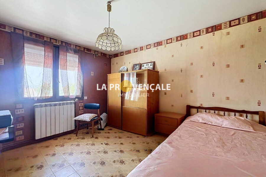 Maison à vendre à Trets — Vue parc & jardin — photo 7