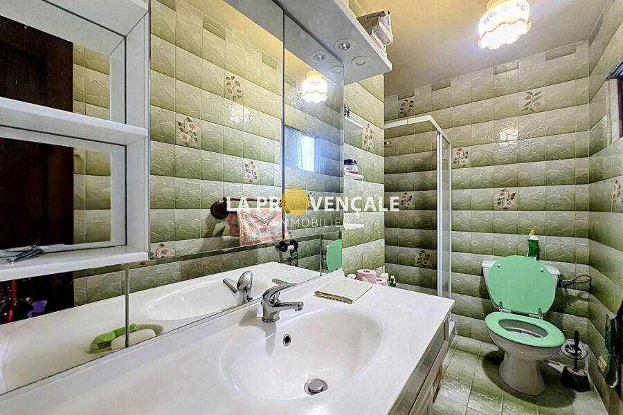 Maison à vendre à Trets — Vue parc & jardin — photo 9