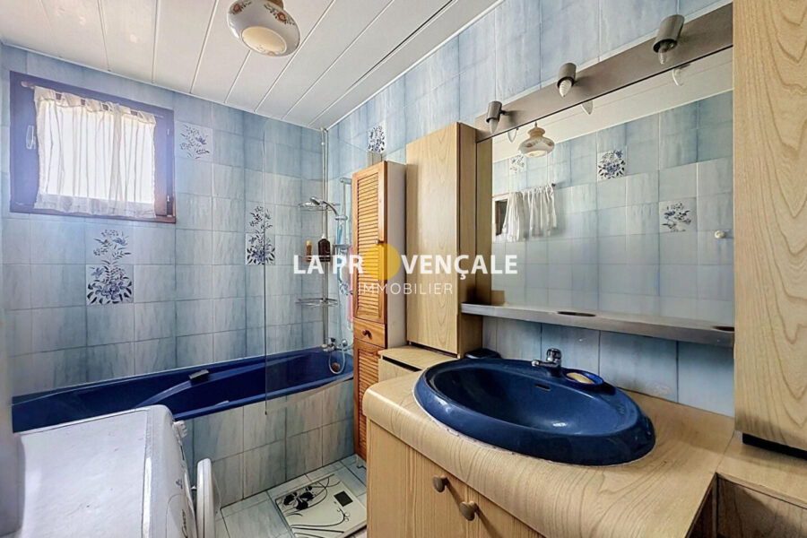 Maison à vendre à Trets — Vue parc & jardin — photo 10