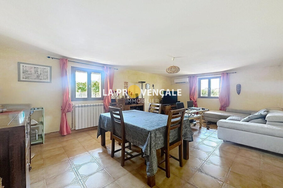 Maison à vendre à Trets — Vue parc & jardin — photo 14