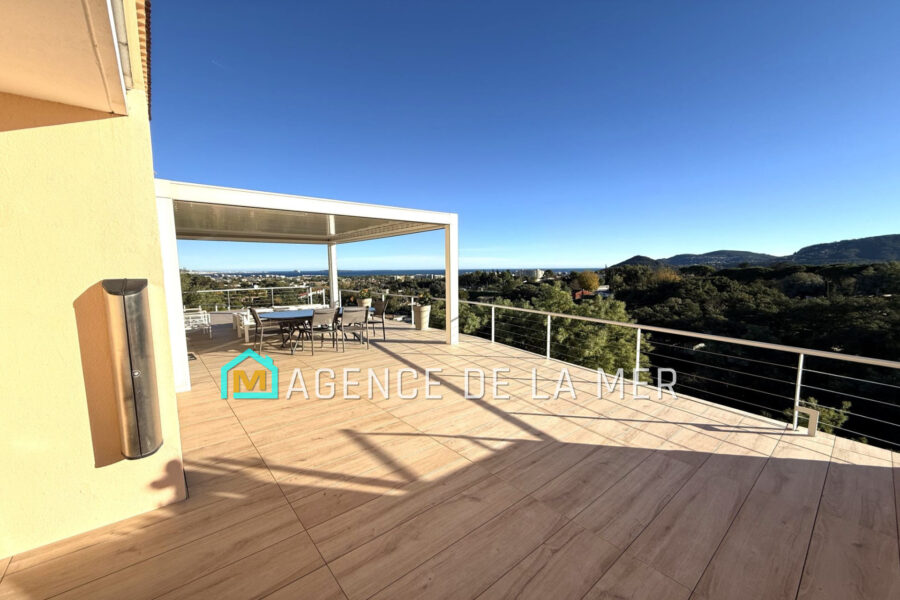 Maison à vendre à Mandelieu-la-napoule — Vue mer — photo 2
