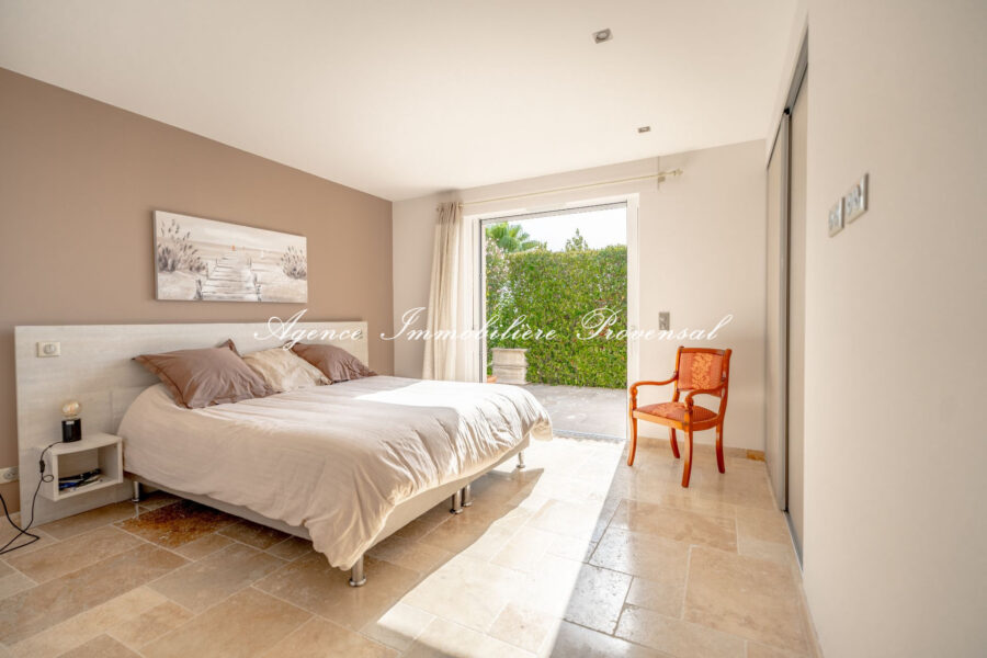 Maison à vendre à Sainte-maxime — Vue mer — photo 15