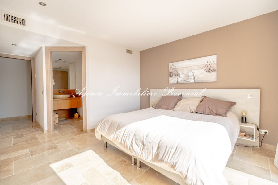 Maison à vendre à Sainte-maxime — Vue mer — photo 13