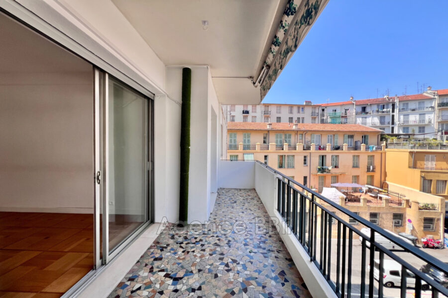 Appartement à vendre à Nice — Vue sur la ville — photo 1
