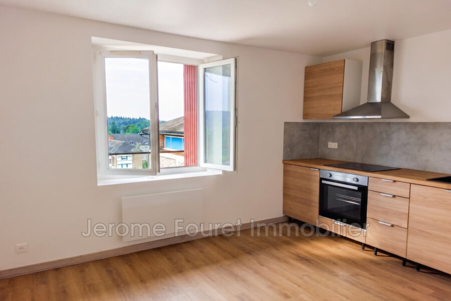Appartement à louer à Neuvic — Vue nature — photo 2
