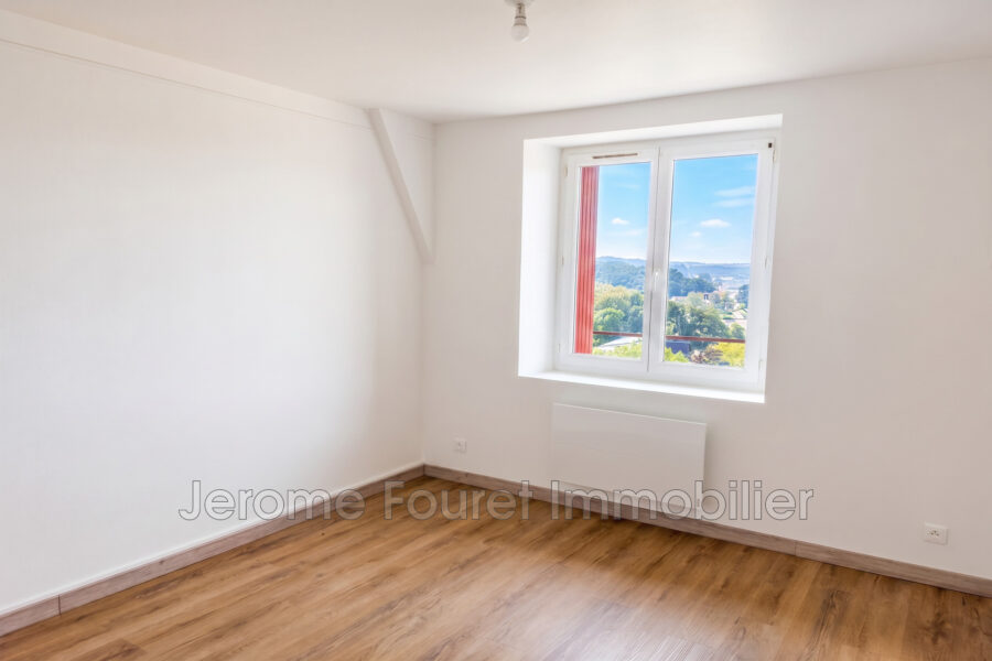 Appartement à louer à Neuvic — Vue nature — photo 3