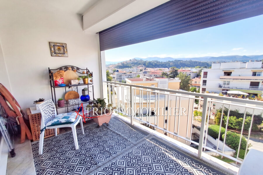 Appartement à vendre à Cagnes-sur-mer — Vue sur la ville — photo 1