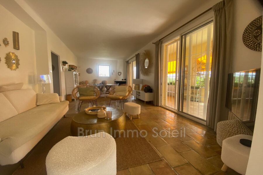Maison à louer à Cagnes-sur-mer — Vue sur la ville — photo 3
