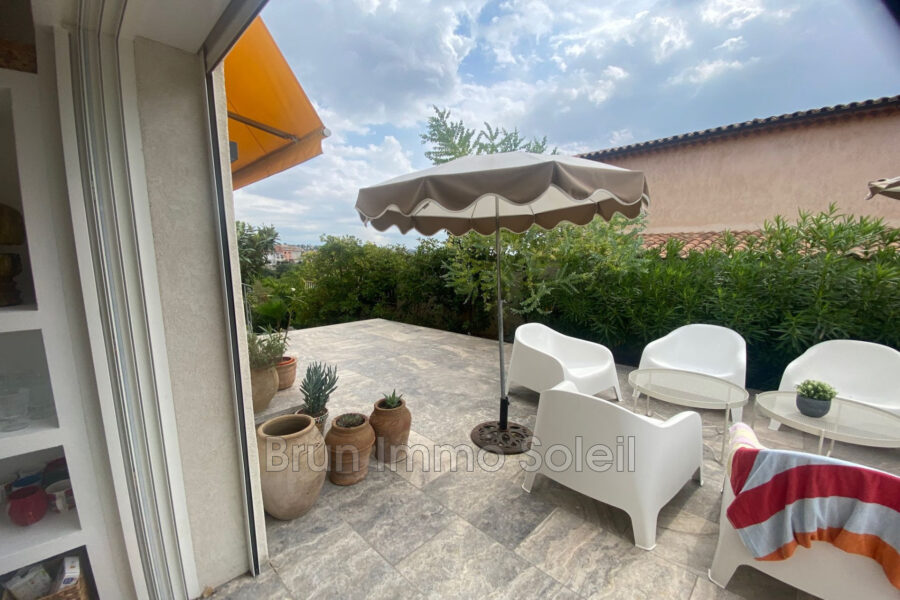 Maison à louer à Cagnes-sur-mer — Vue sur la ville — photo 5