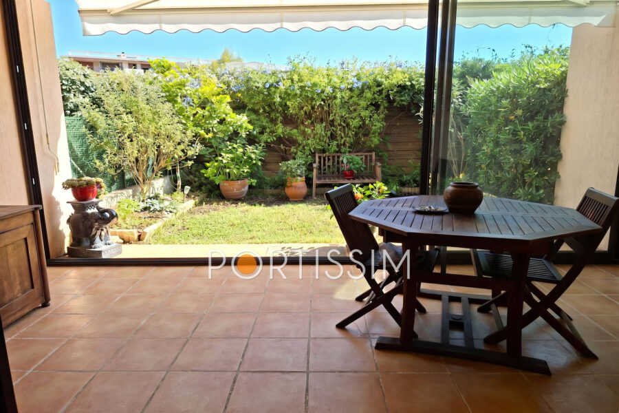 Appartement à vendre à Cagnes-sur-mer — Vue parc & jardin — photo 1