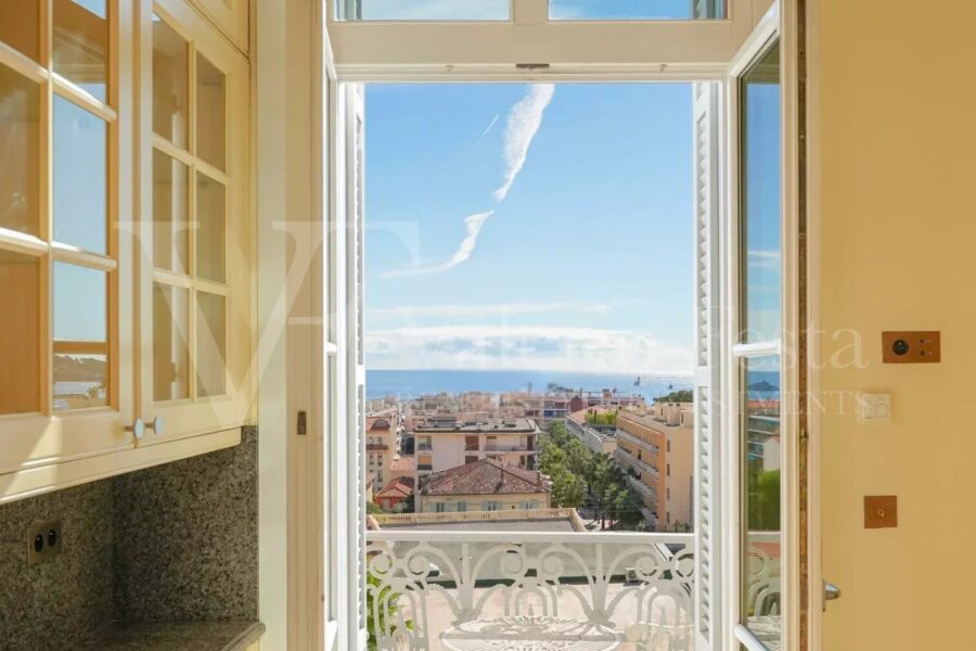 Appartement à vendre à Beaulieu-sur-mer — Vue mer — photo 4