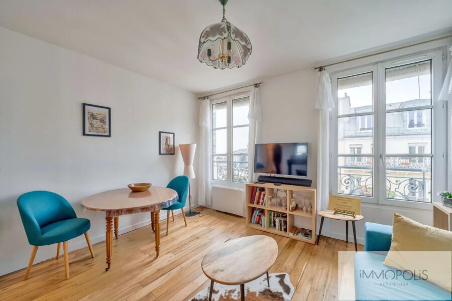 Appartement à vendre à Paris 18ème — Vue sur la ville — photo 2